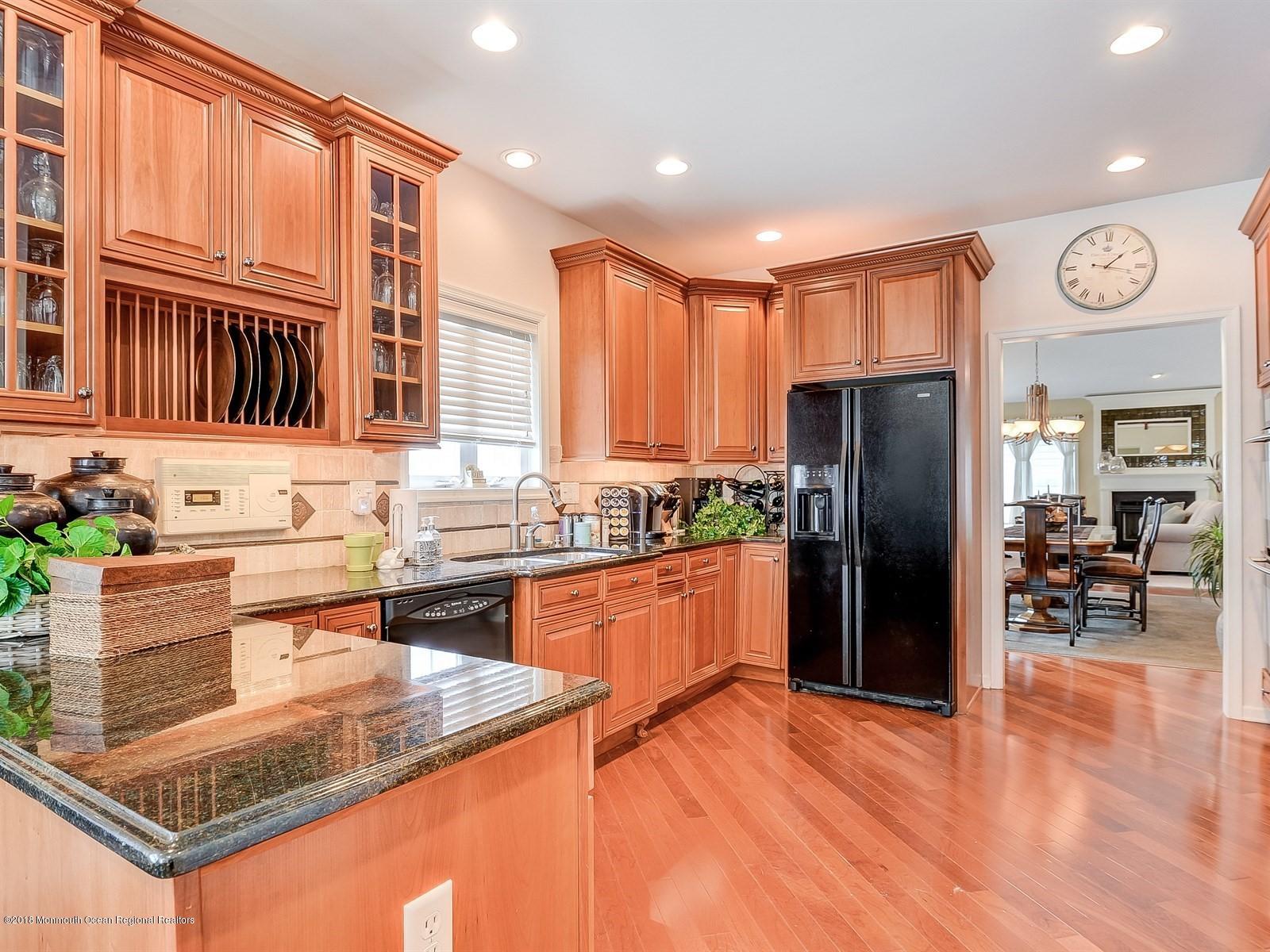 5 Yates Road Manalapan, NJ 07726 - Photo 15 of 34 016_Kitchen
