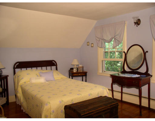 827 Hill Road Boxborough, MA 01719 - Photo 13 of 16