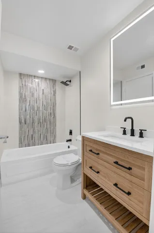 $2,500 | 1050 Crystal Way, Unit G, Delray Beach, FL 33444