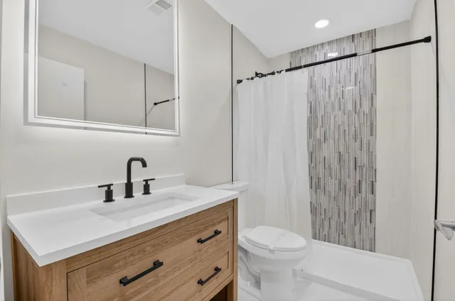 $2,500 | 1050 Crystal Way, Unit G, Delray Beach, FL 33444