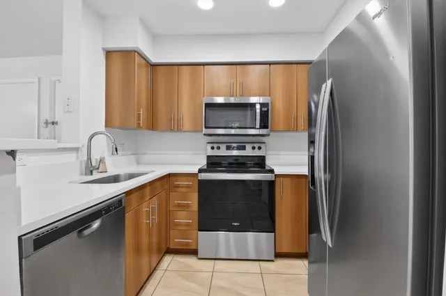 $2,500 | 1050 Crystal Way, Unit G, Delray Beach, FL 33444