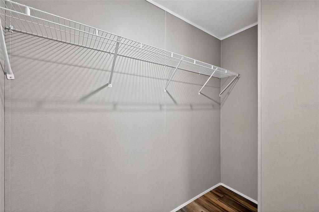 134 Weerts Road San Mateo, FL 32187 - Photo 23 of 32 close up of a white marble wall