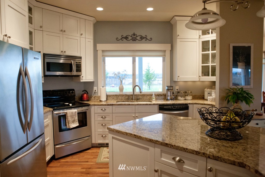 17583 Cook Road Burlington, WA 98233 - Photo 2 of 15 Gallery Image 2