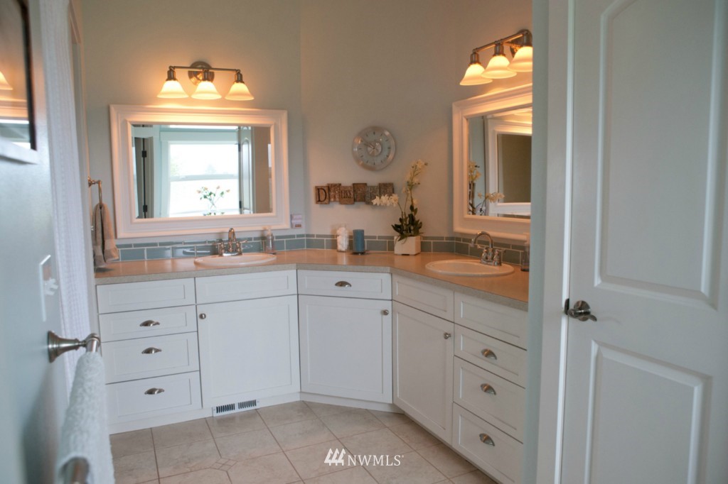 17583 Cook Road Burlington, WA 98233 - Photo 11 of 15 Gallery Image 11
