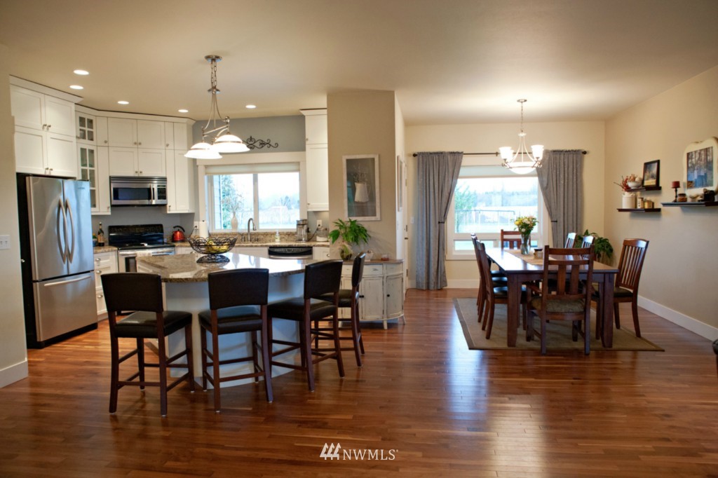 17583 Cook Road Burlington, WA 98233 - Photo 3 of 15 Gallery Image 3
