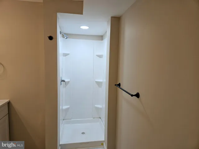 $2,300 | 14 West Avenue, Unit 14C, Woodstown, NJ 08098