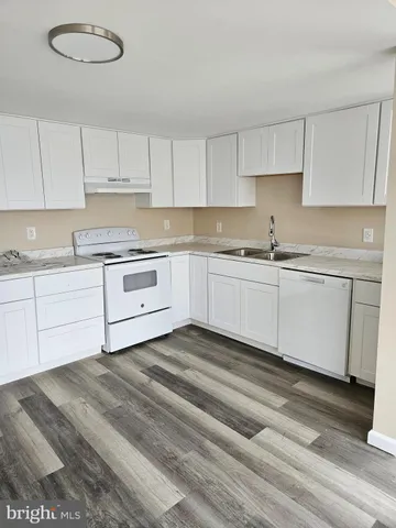 $2,300 | 14 West Avenue, Unit 14C, Woodstown, NJ 08098