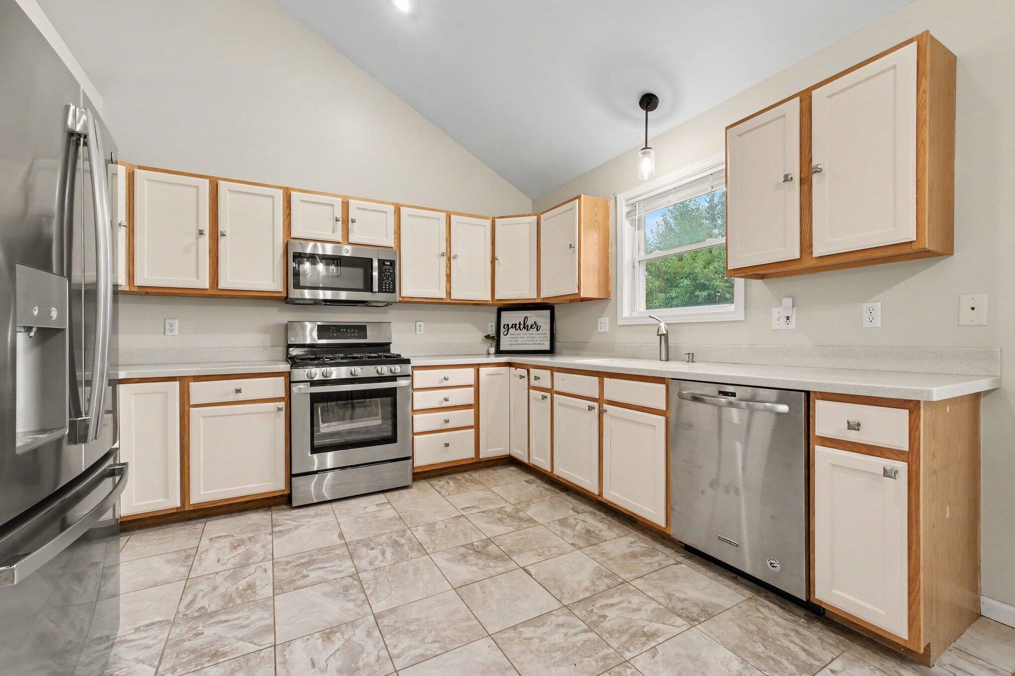 6553 Robbins Road Portage, IN 46368 - Photo 7 of 27 2038x1358