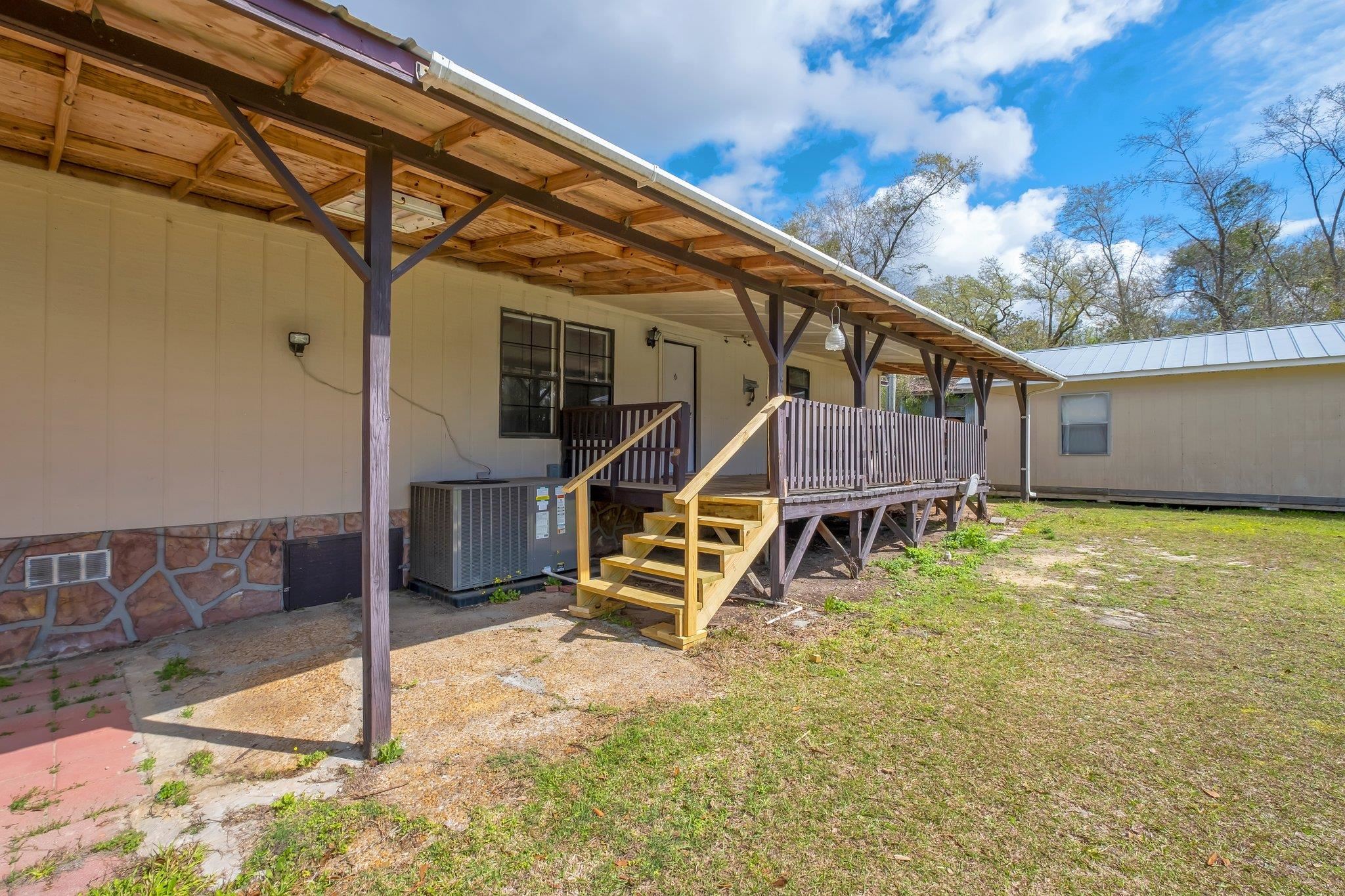 6929 Singletary Street Grand Ridge, FL 32442 - Photo 9 of 39 Gallery Image 9