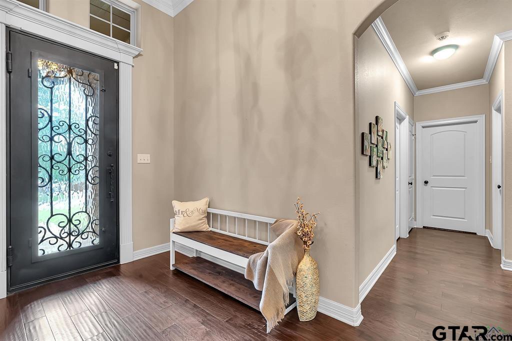 2001 Winding Run Lane Longview, TX 75605 - Photo 40 of 45 a spacious bedroom with a bed and a window