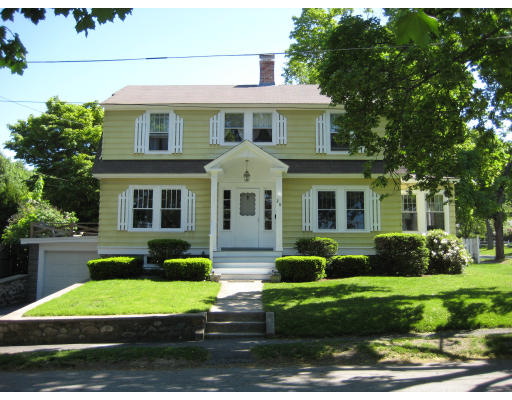 20 Little Road North Andover, MA 01845 - Photo 2 of 12 Gallery Image 2