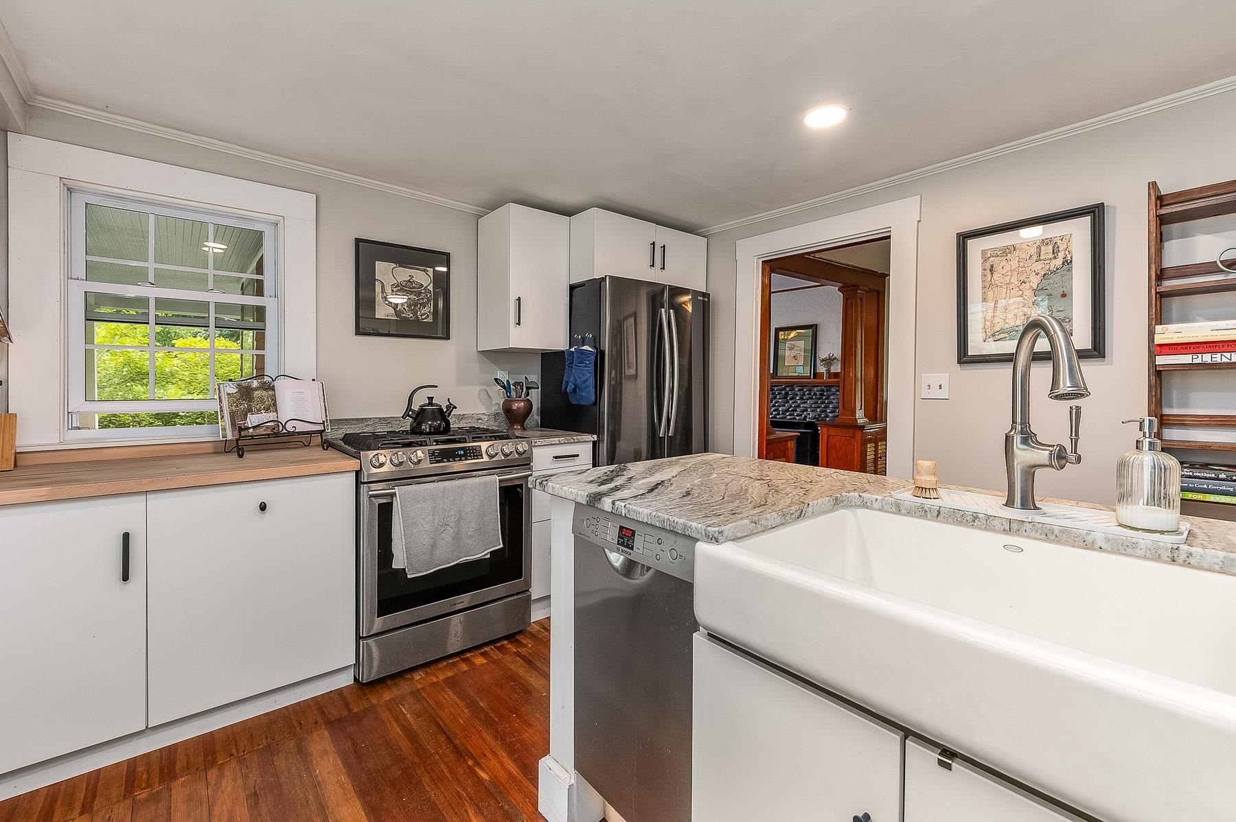 27 Philbrick Road Kittery, ME 03904 - Photo 5 of 35 Gallery Image 5