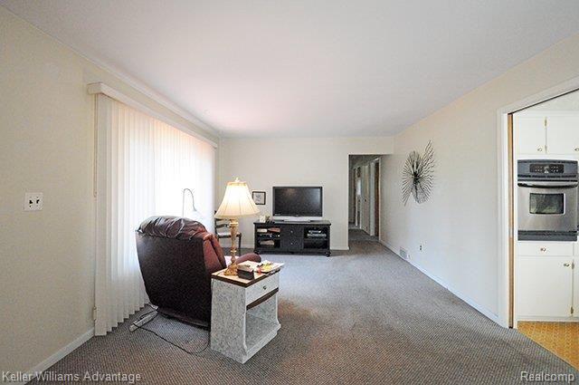 44670 West 10 Mile Road Novi, MI 48375 - Photo 6 of 25 7_LivingRoom_1-1.jpg