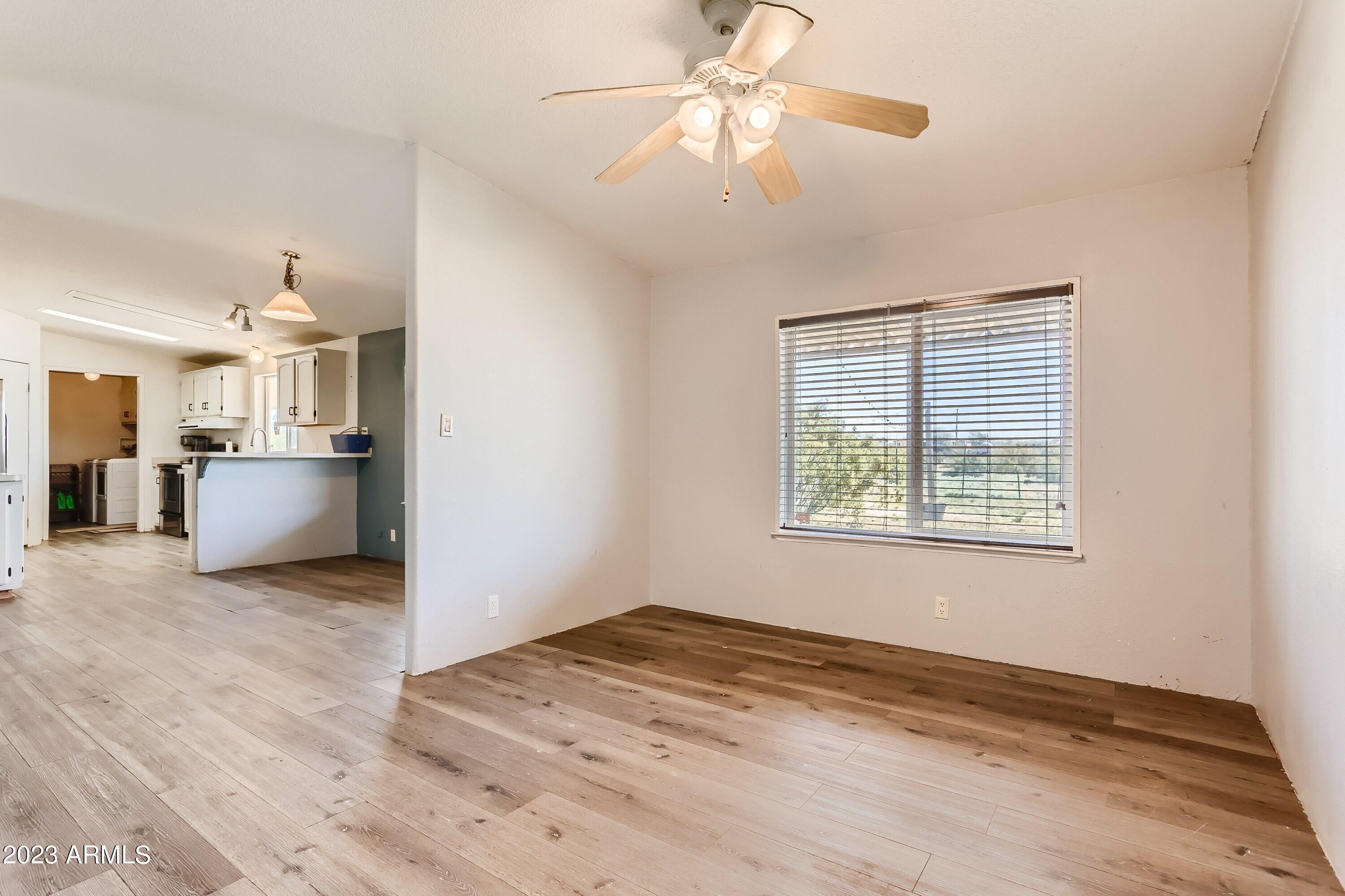 8537 North Hapa Road Florence, AZ 85132 - Photo 4 of 13 05 Dining Room