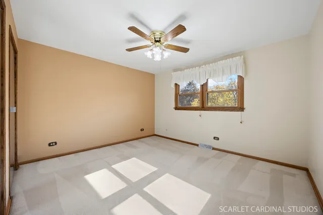 $565,000 | 1819 Holly Avenue, Darien, IL 60561