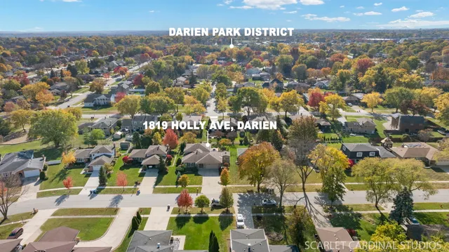 $565,000 | 1819 Holly Avenue, Darien, IL 60561
