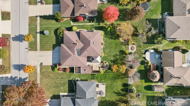 $565,000 | 1819 Holly Avenue, Darien, IL 60561