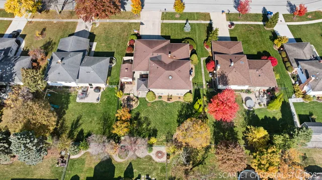 $565,000 | 1819 Holly Avenue, Darien, IL 60561