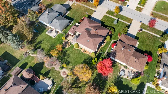 $565,000 | 1819 Holly Avenue, Darien, IL 60561