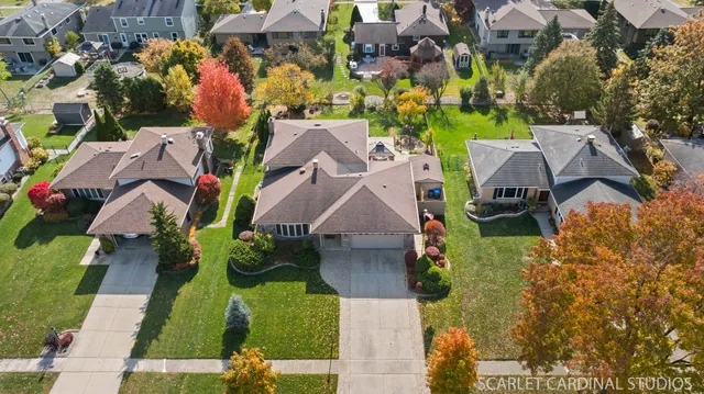 $565,000 | 1819 Holly Avenue, Darien, IL 60561