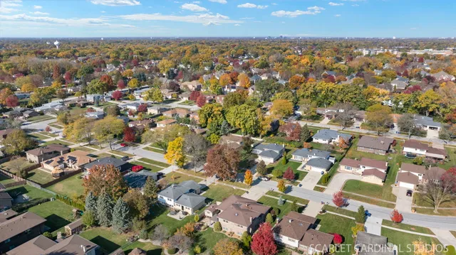 $565,000 | 1819 Holly Avenue, Darien, IL 60561