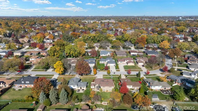 $565,000 | 1819 Holly Avenue, Darien, IL 60561