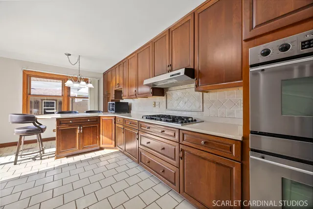 $565,000 | 1819 Holly Avenue, Darien, IL 60561