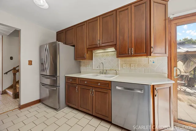 $565,000 | 1819 Holly Avenue, Darien, IL 60561