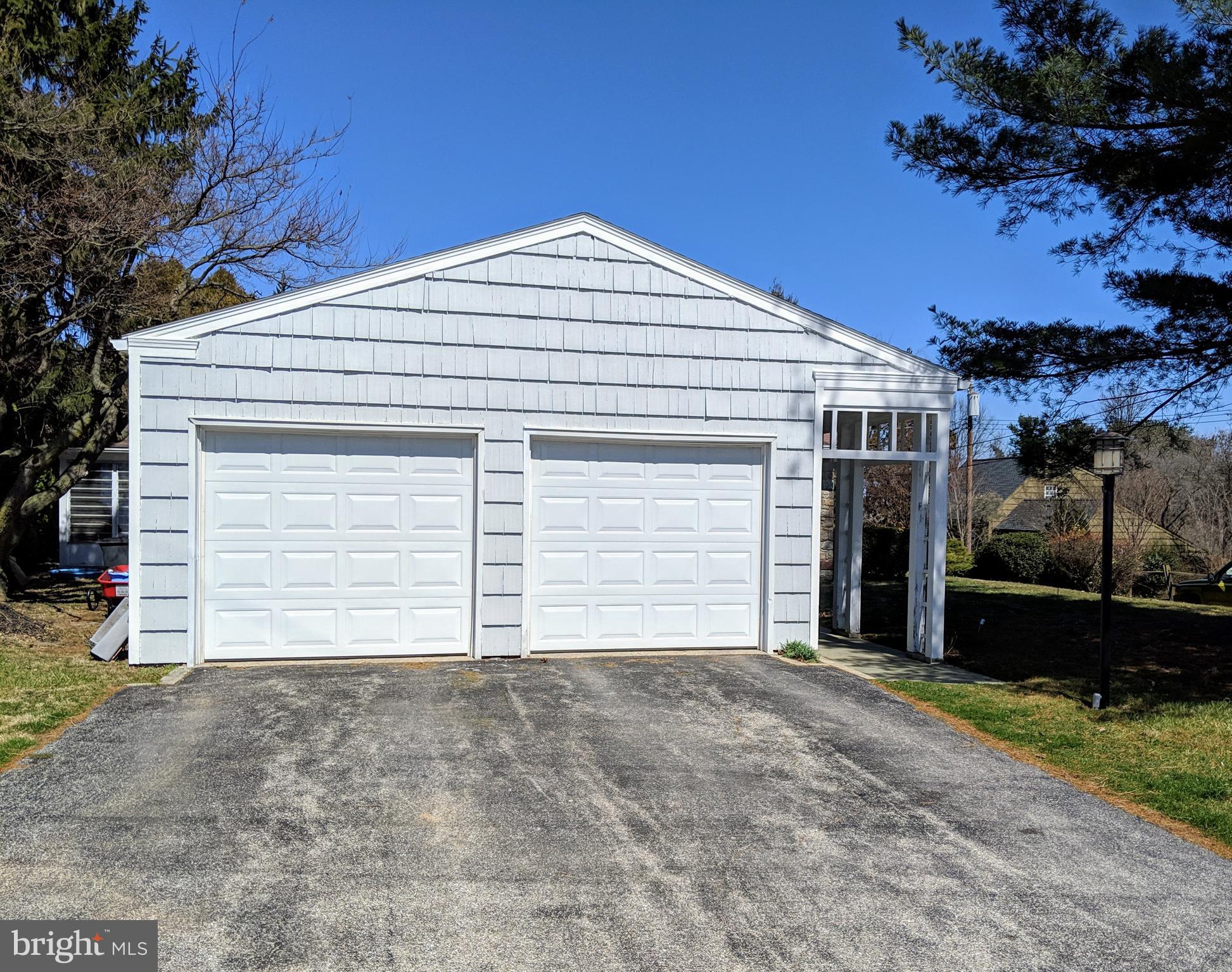 190 Black Rock Road Hanover, PA 17331 - Photo 4 of 34 2 Car Oversized Garage