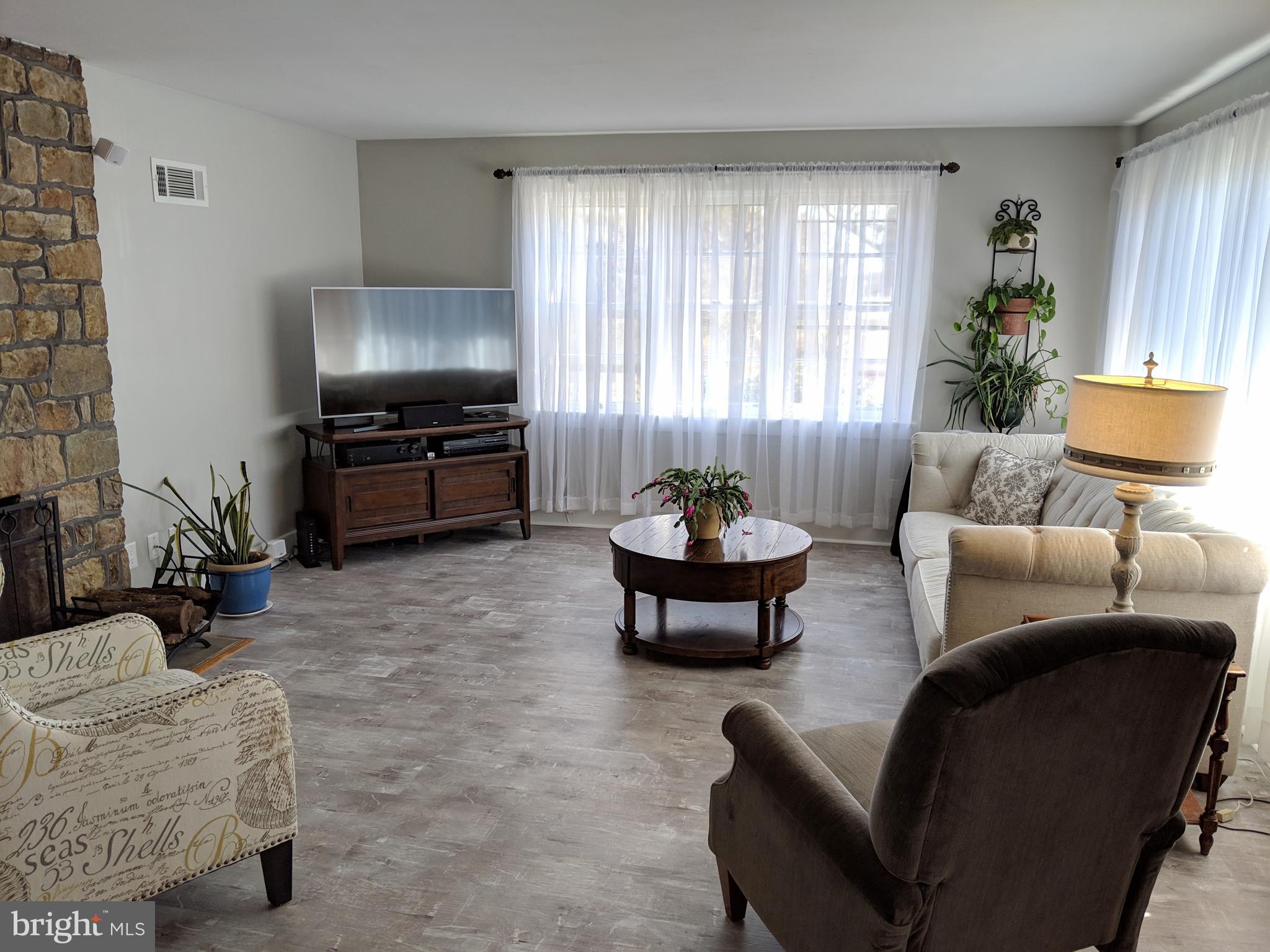190 Black Rock Road Hanover, PA 17331 - Photo 8 of 34 Living Room