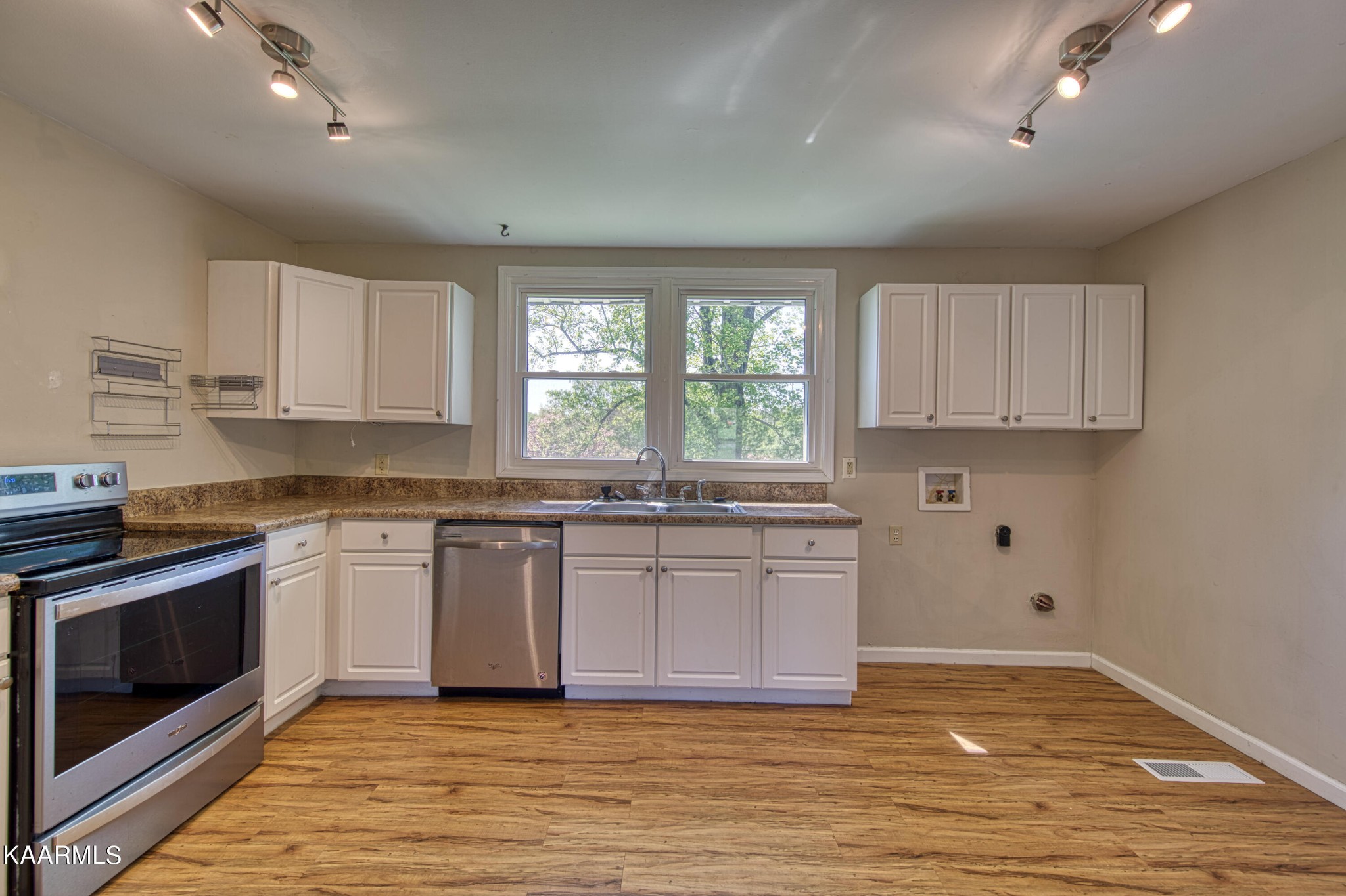 3015 Sanderson Road Knoxville, TN 37921 - Photo 3 of 20 Gallery Image 3