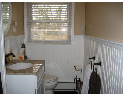 13 Temi Road Framingham, MA 01701 - Photo 10 of 15