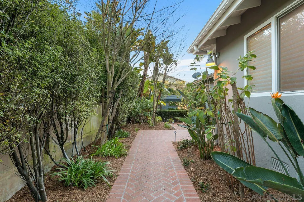 751 Hoska Drive Del Mar, CA 92014 - Photo 9 of 43 a backyard of a house with outdoor seating