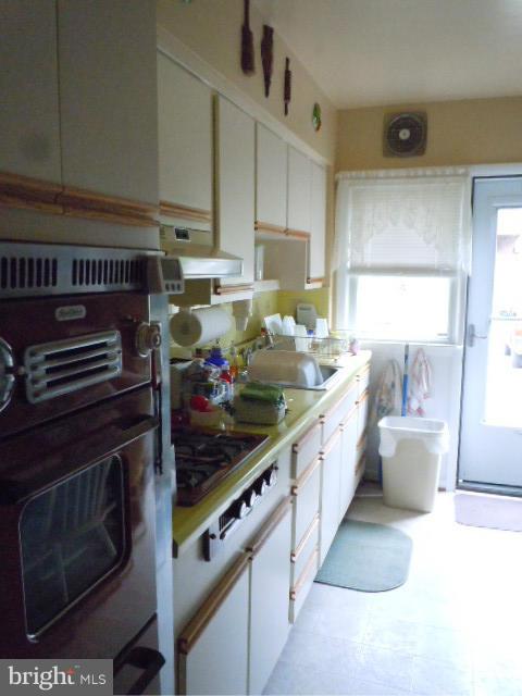 1202 Stamford Road Baltimore, MD 21207 - Photo 12 of 28 Kitchen
