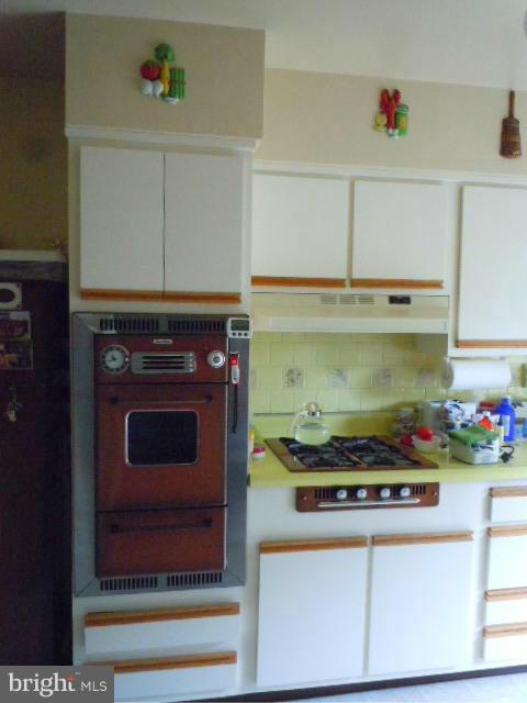 1202 Stamford Road Baltimore, MD 21207 - Photo 9 of 28 Kitchen