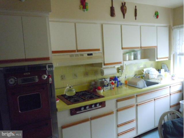 1202 Stamford Road Baltimore, MD 21207 - Photo 10 of 28 Kitchen