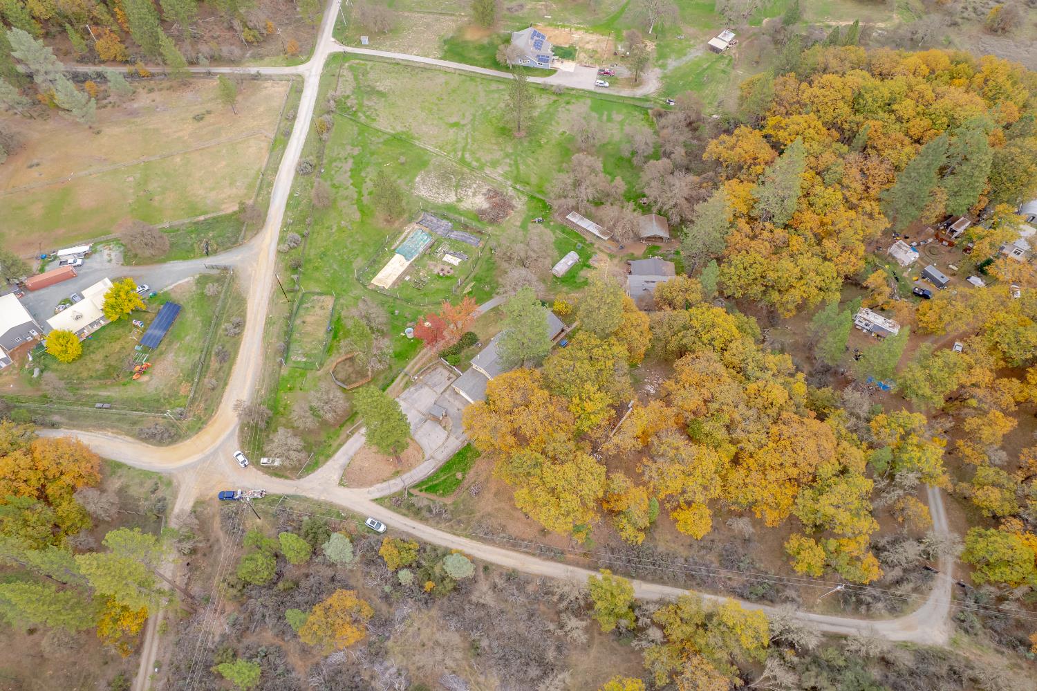 12987 Hidden Valley Road Grass Valley, CA 95949 - Photo 33 of 36 a bathroom with a bathtub