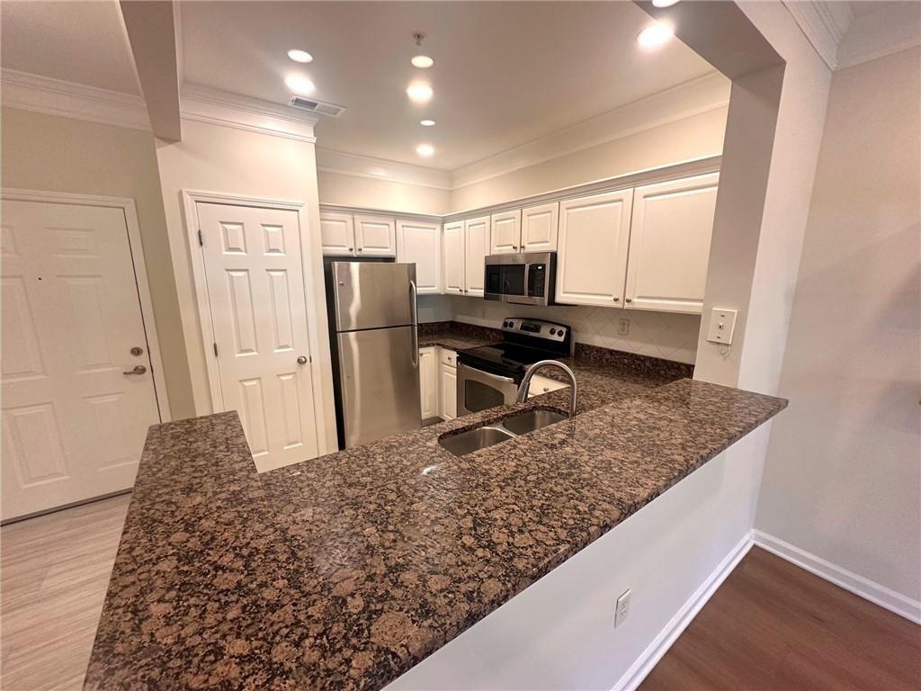 1110 Westchester Ridge Northeast Atlanta, GA 30329 - Photo 5 of 19