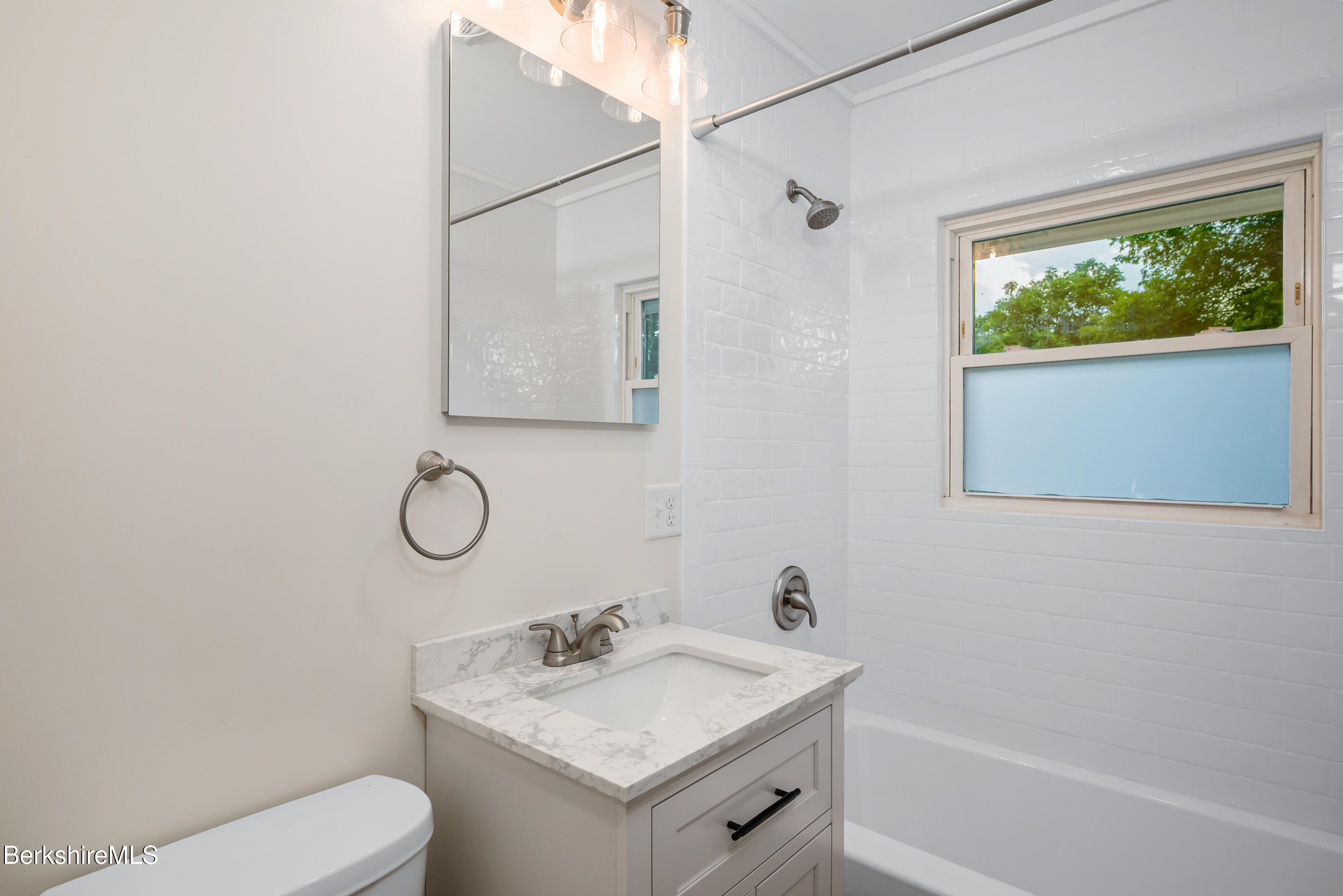 142 Franklin Street North Adams, MA 01247 - Photo 22 of 27 142-Franklin-22