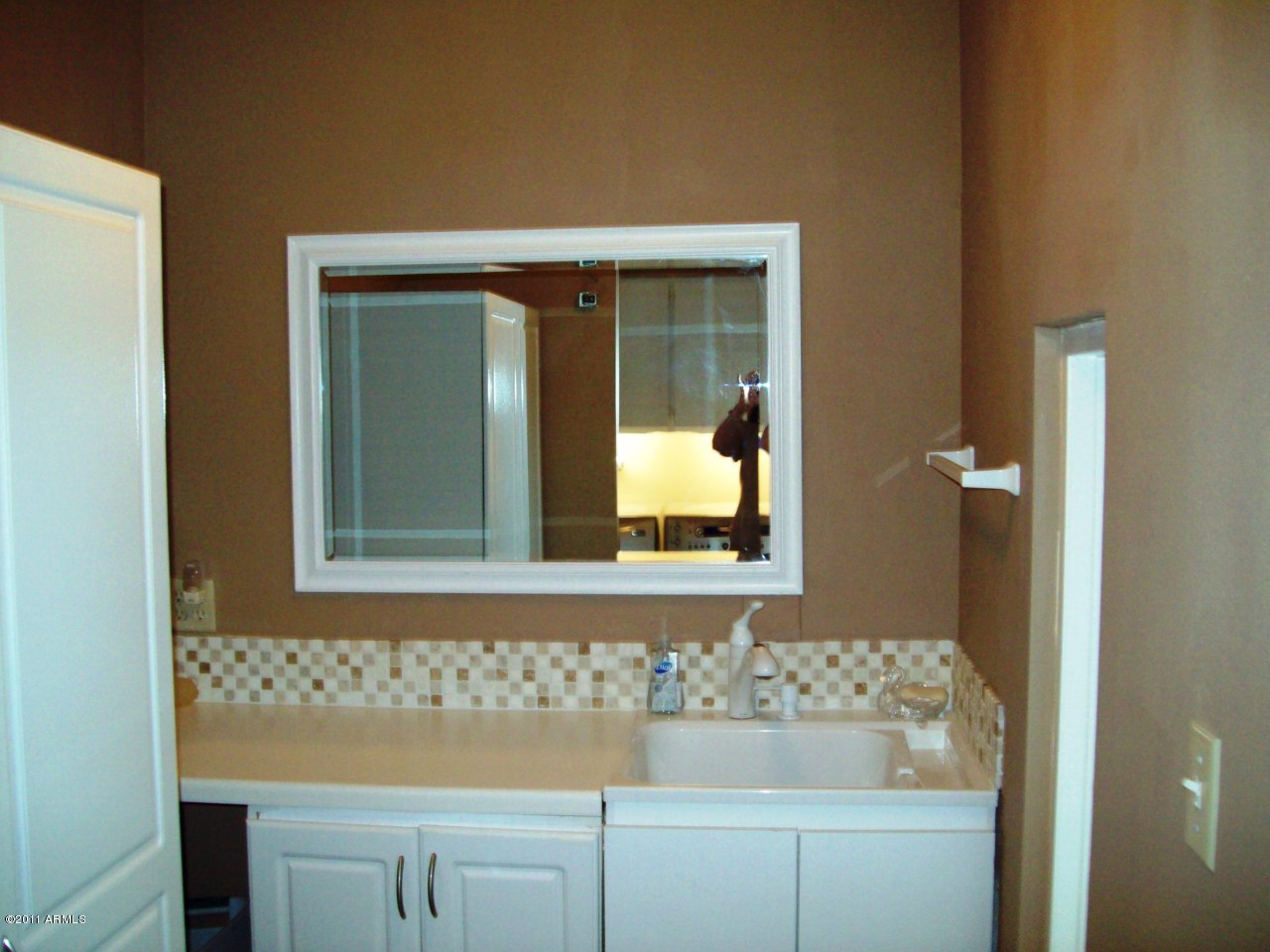 118 East Boca Raton Road Phoenix, AZ 85022 - Photo 23 of 28 Laundry are