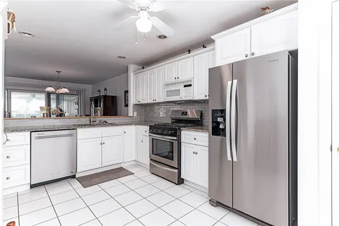 $695,000 | 2 Stevenson Way, Narragansett, RI 02882