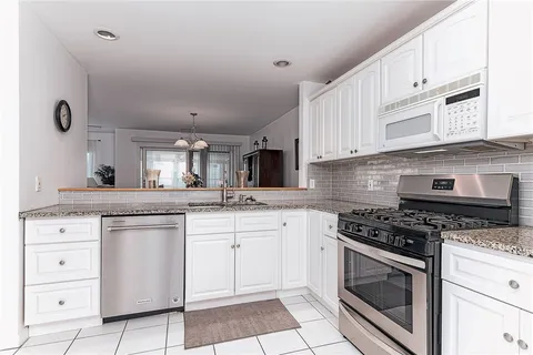 $695,000 | 2 Stevenson Way, Narragansett, RI 02882