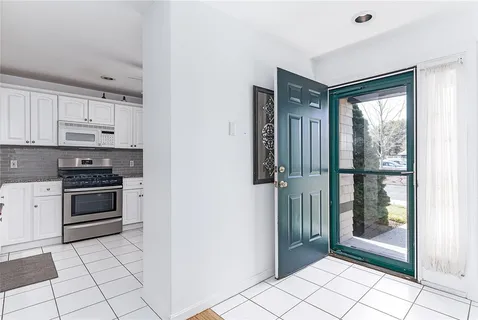 $695,000 | 2 Stevenson Way, Narragansett, RI 02882