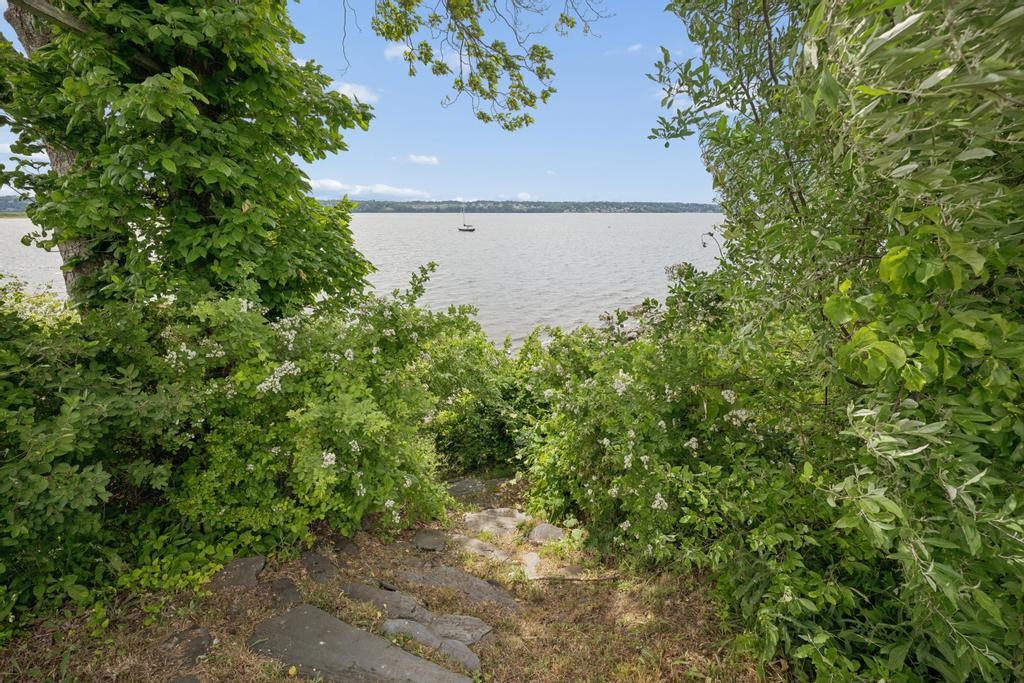 683 Puncatest Neck Road Tiverton, RI 02878 - Photo 18 of 50