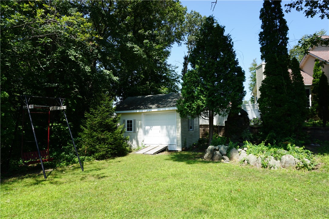 40 Sunset Avenue Woonsocket, RI 02895 - Photo 11 of 38