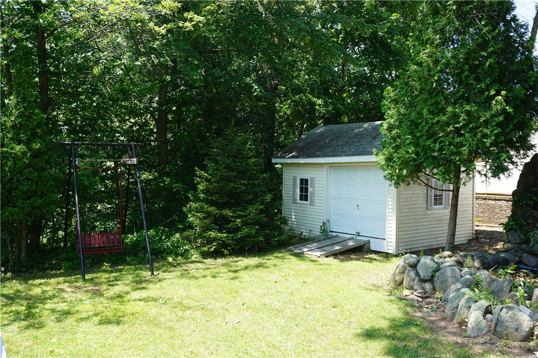 40 Sunset Avenue Woonsocket, RI 02895 - Photo 9 of 38