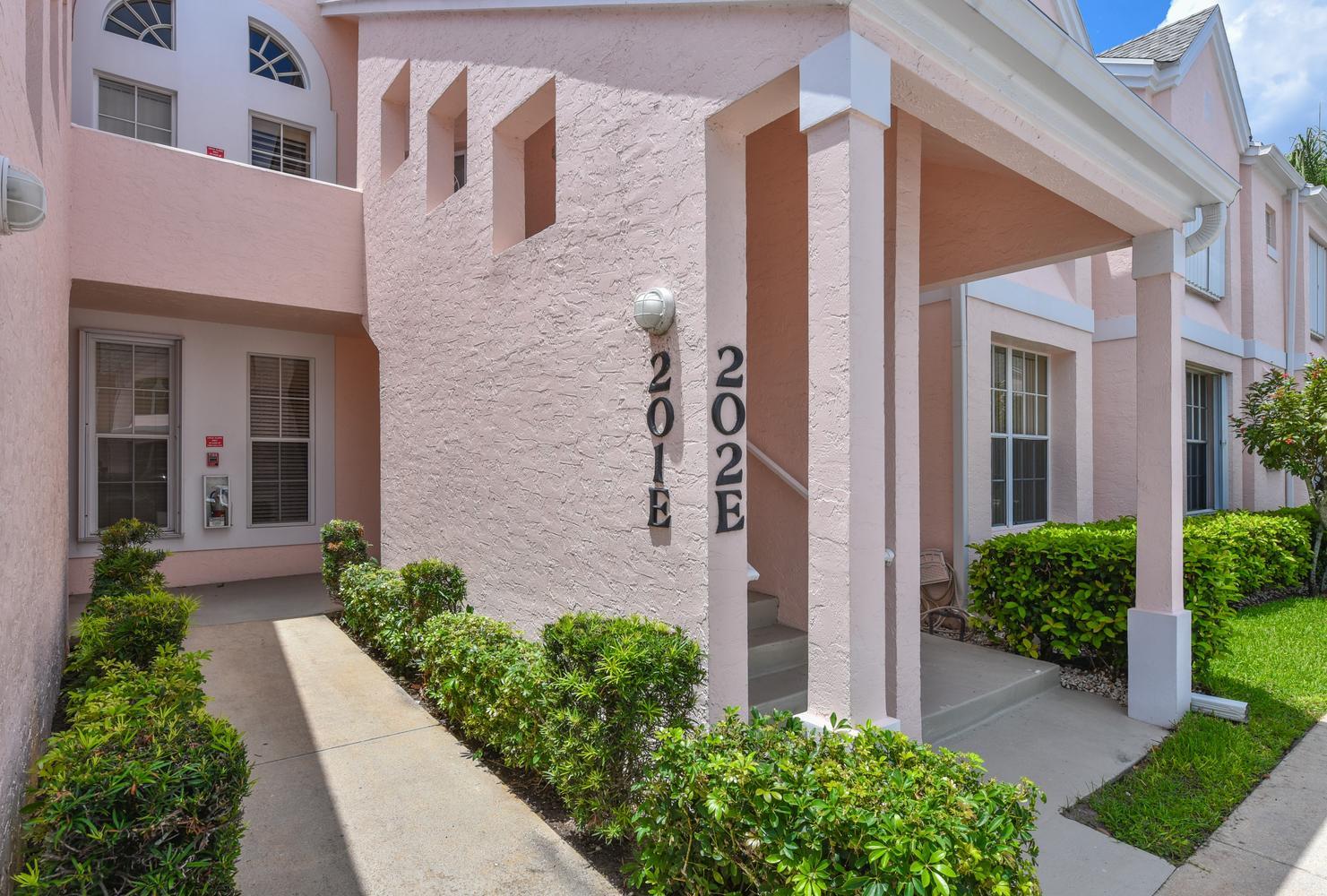 201 Muirfield Court, Unit 201E Jupiter, FL 33458 - Photo 2 of 28 001-006-201 Muirfield Ct-1481x1000