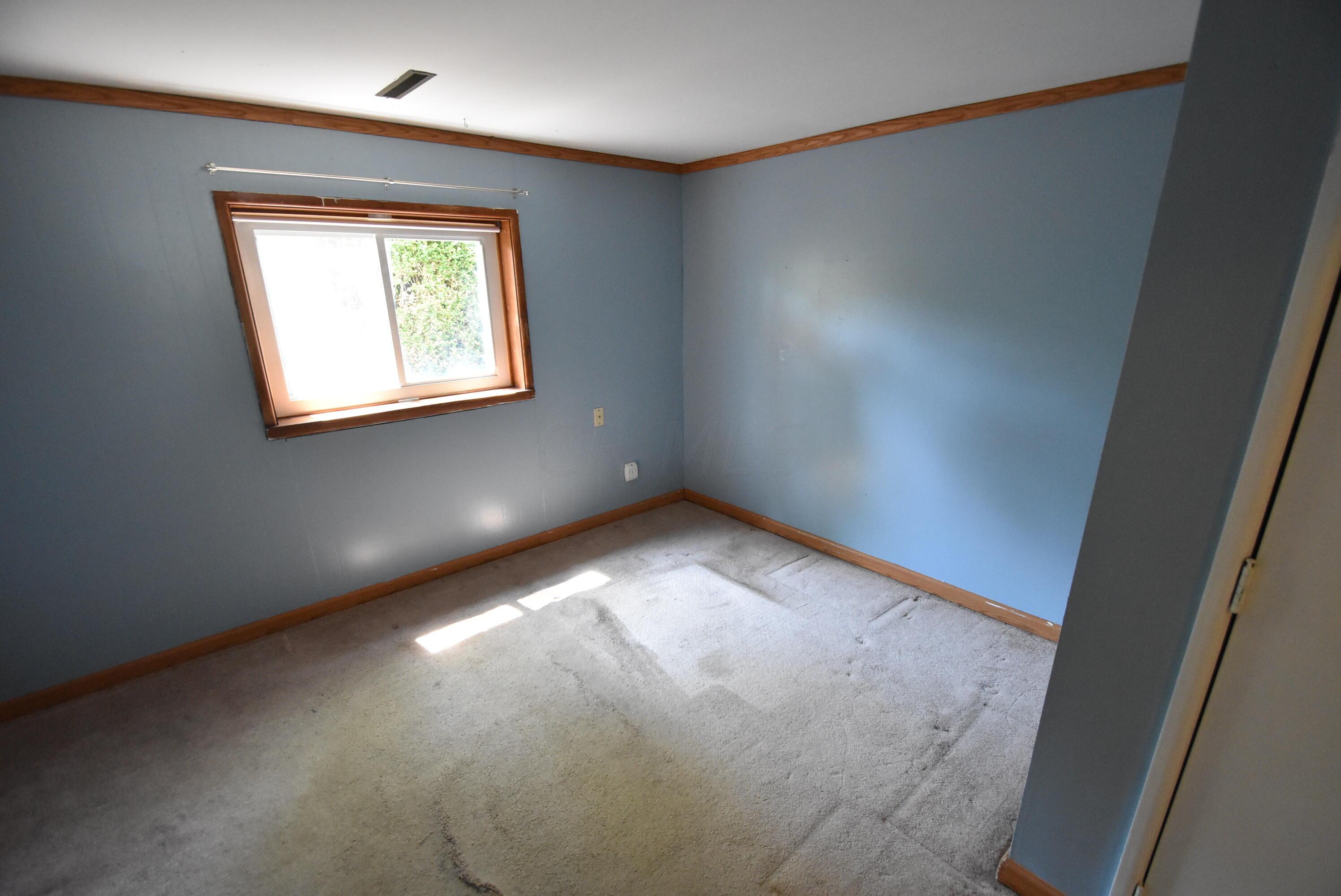 6658 Red Fox Road Reynoldsburg, OH 43068 - Photo 36 of 46 Lower level Bedroom # 4