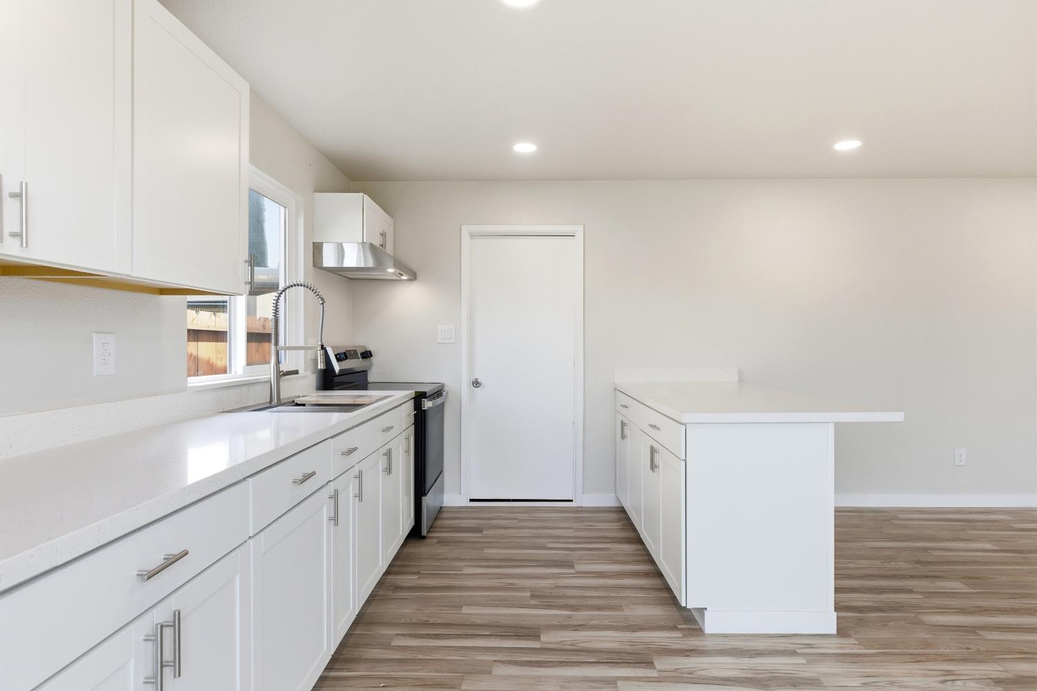 1025 Fish Drive Modesto, CA 95351 - Photo 11 of 34