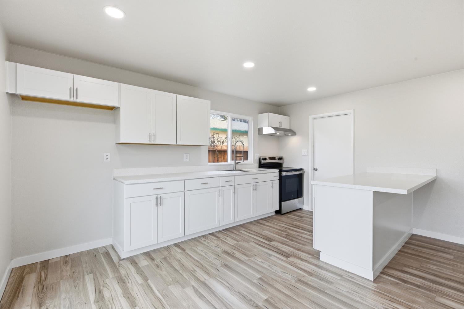 1025 Fish Drive Modesto, CA 95351 - Photo 5 of 34